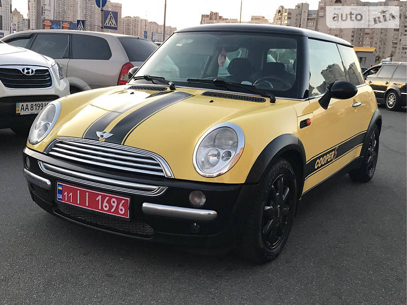 Mini Cooper 2003 года