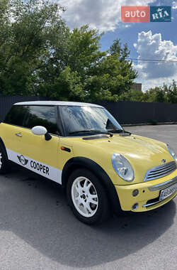 MINI Cooper 2005