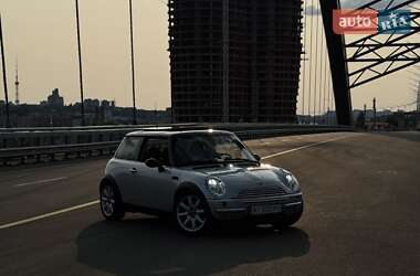 MINI Cooper  2004