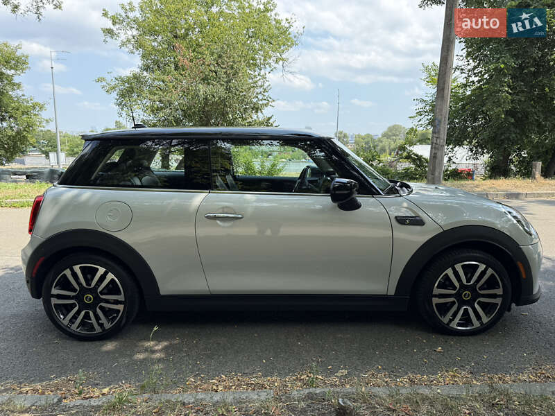 Хэтчбек MINI Cooper 2022 в Киеве
