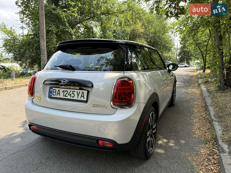 Хэтчбек MINI Cooper 2022 в Киеве