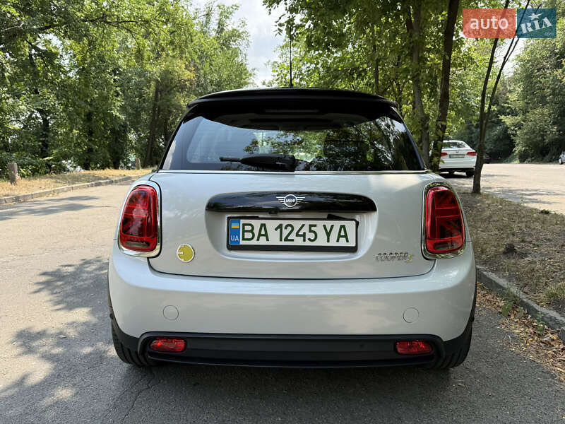 Хэтчбек MINI Cooper 2022 в Киеве