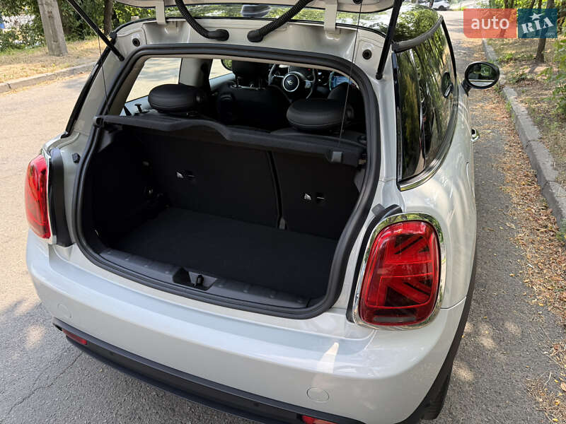 Хэтчбек MINI Cooper 2022 в Киеве