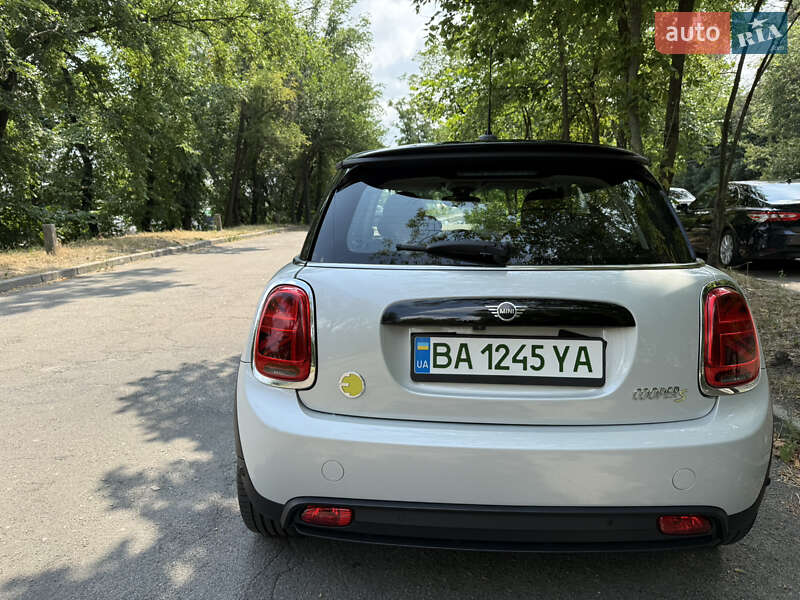 Хэтчбек MINI Cooper 2022 в Киеве