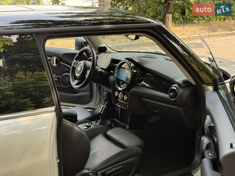 Хэтчбек MINI Cooper 2022 в Киеве