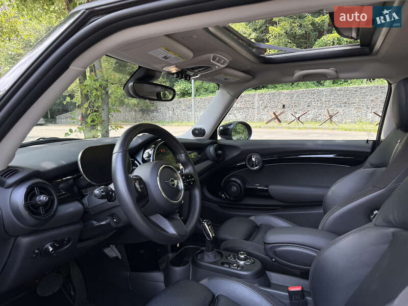 Хэтчбек MINI Cooper 2022 в Киеве