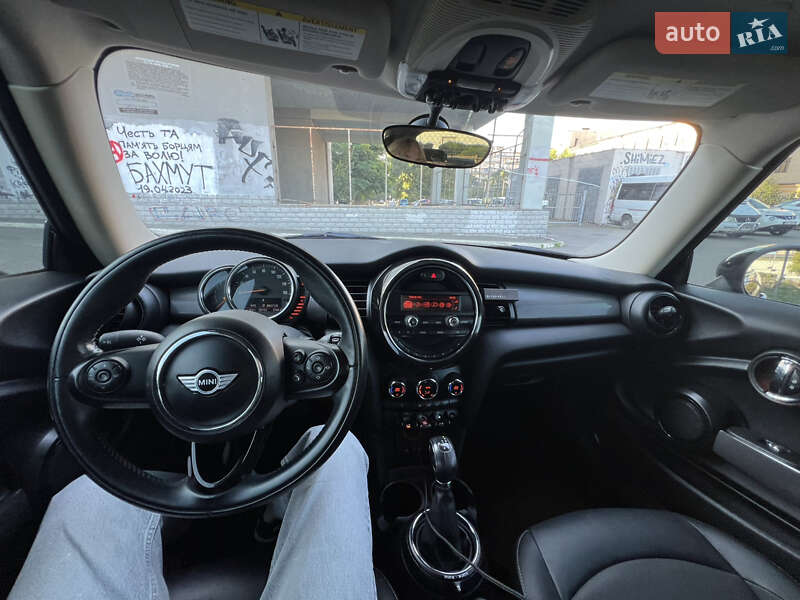 Хэтчбек MINI Cooper 2015 в Киеве фото 5 Хэтчбек MINI Cooper 2015 в Киеве