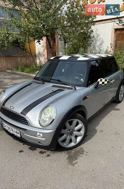 MINI Cooper 2003