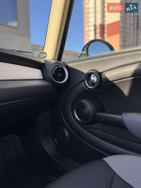 Хэтчбек MINI Cooper 2011 в Киеве фото 16 Хэтчбек MINI Cooper 2011 в Киеве