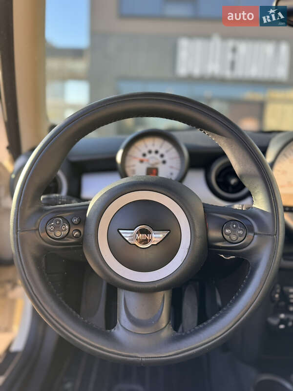 Хэтчбек MINI Cooper 2011 в Киеве фото 17 Хэтчбек MINI Cooper 2011 в Киеве