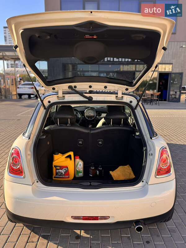 Хэтчбек MINI Cooper 2011 в Киеве фото 8 Хэтчбек MINI Cooper 2011 в Киеве