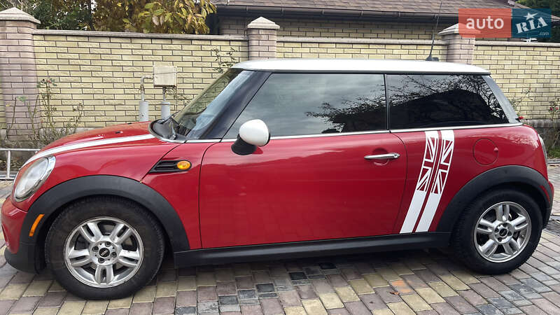 Хэтчбек MINI Cooper 2013 в Черновцах