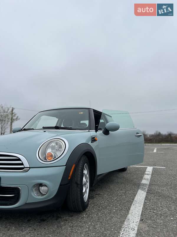 Хэтчбек MINI Cooper 2012 в Черновцах