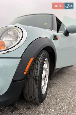 Хэтчбек MINI Cooper 2012 в Черновцах
