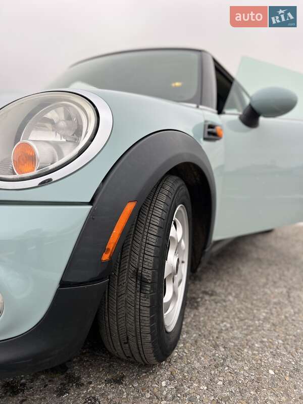 Хэтчбек MINI Cooper 2012 в Черновцах