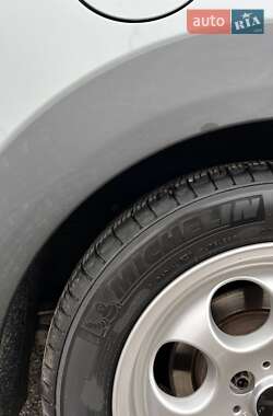 Хэтчбек MINI Cooper 2012 в Черновцах