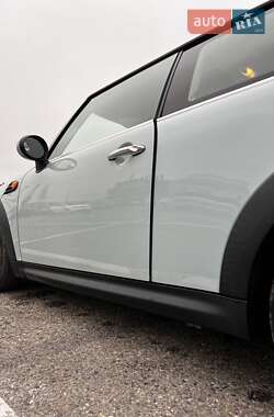 Хэтчбек MINI Cooper 2012 в Черновцах