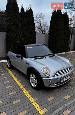 MINI Cooper  2004