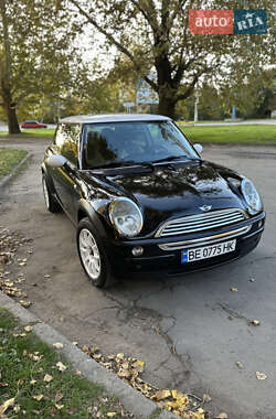 MINI Cooper  2004