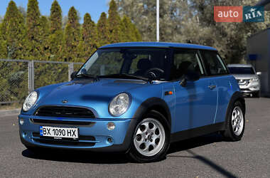 MINI Cooper  2004