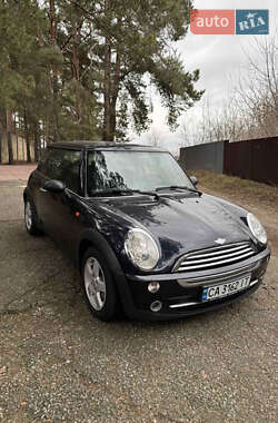 MINI Cooper  2003
