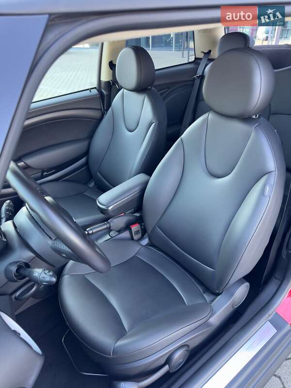 Хэтчбек MINI Cooper 2013 в Ужгороде