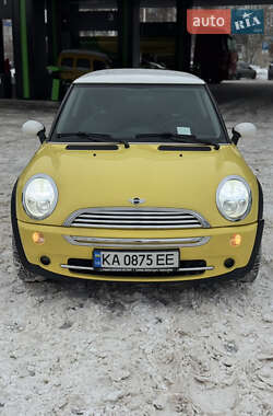 MINI Cooper 2004