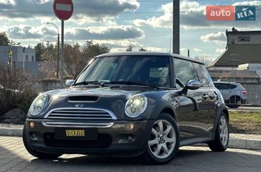MINI Cooper  2005