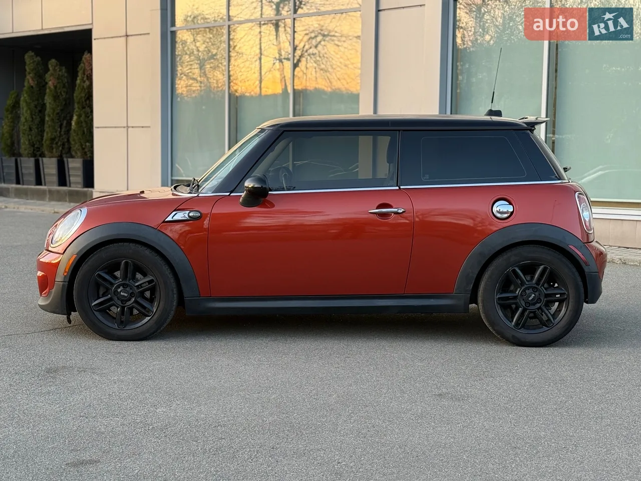 2013 MINI Cooper - мініатюра 2