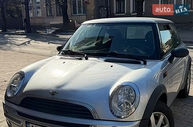 MINI Cooper  2004