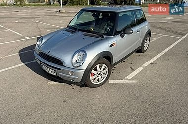 MINI Cooper  2004