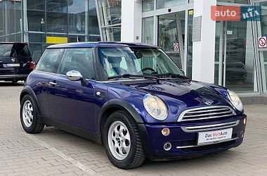 MINI Cooper  2004