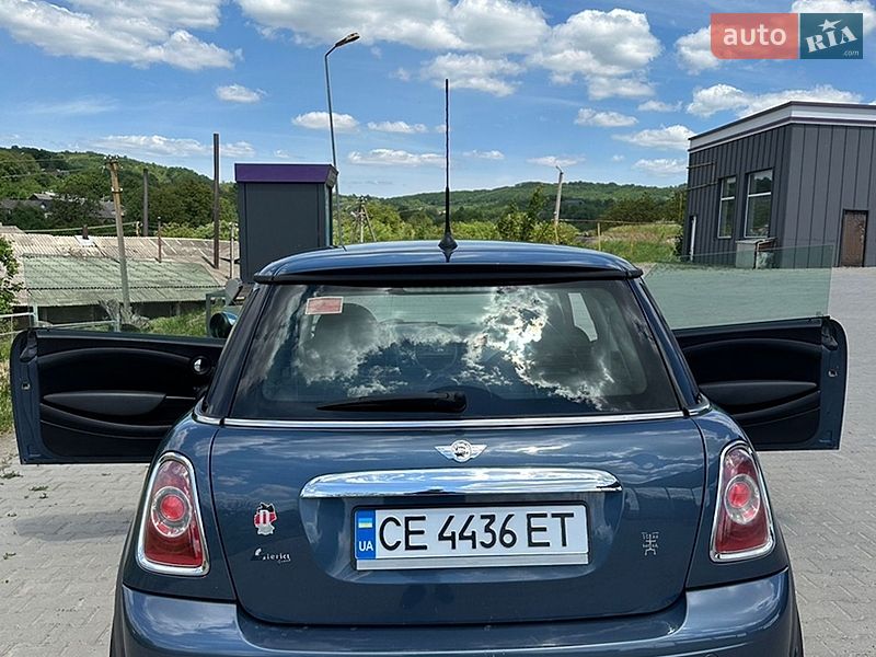 Хэтчбек MINI Cooper 2011 в Черновцах