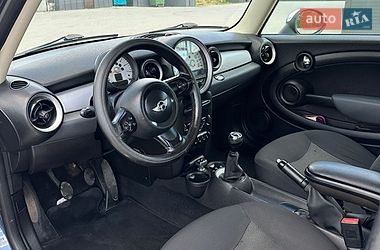Хэтчбек MINI Cooper 2011 в Черновцах