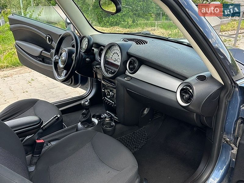 Хэтчбек MINI Cooper 2011 в Черновцах
