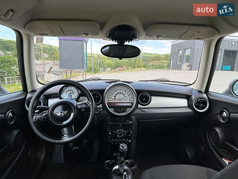 Хэтчбек MINI Cooper 2011 в Черновцах