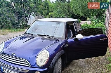 MINI Cooper  2005