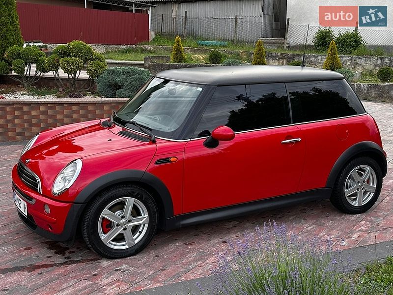 Хэтчбек MINI Cooper 2004 в Ужгороде