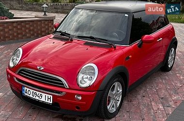 Хэтчбек MINI Cooper 2004 в Ужгороде