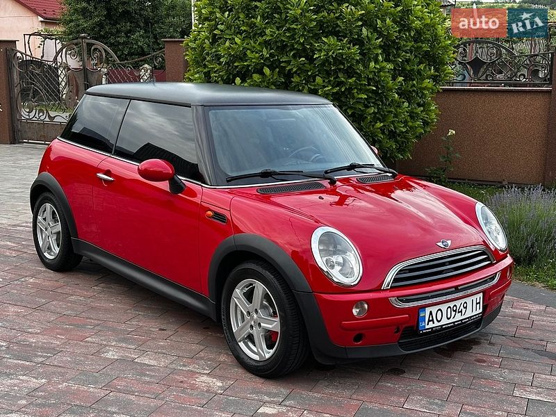Хэтчбек MINI Cooper 2004 в Ужгороде