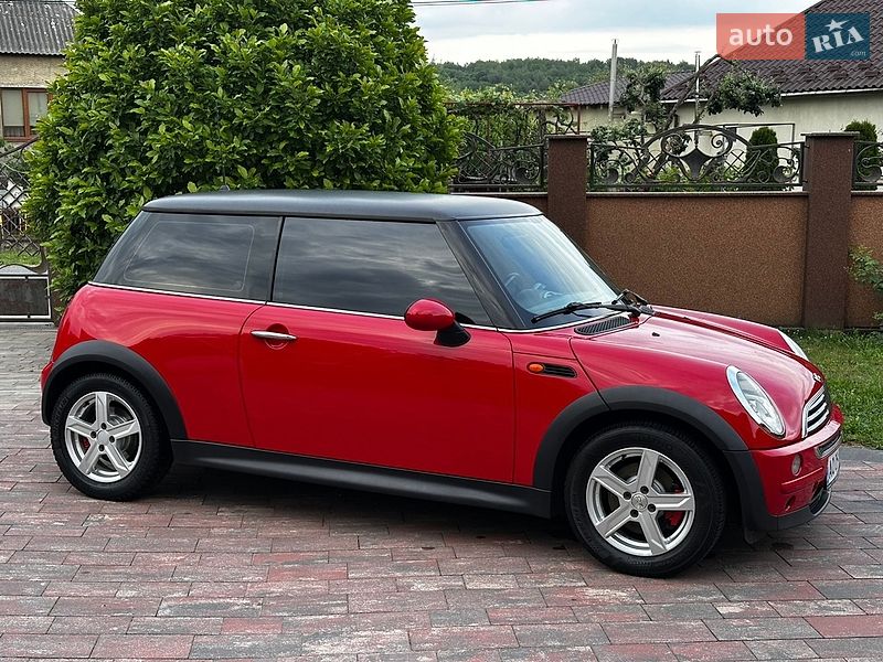 Хэтчбек MINI Cooper 2004 в Ужгороде