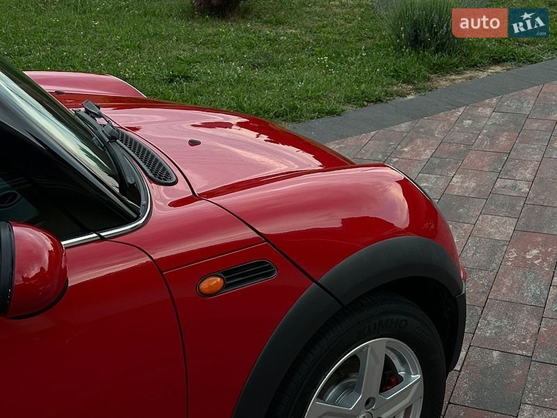 Хэтчбек MINI Cooper 2004 в Ужгороде
