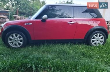 Хэтчбек MINI Cooper 2003 в Черновцах