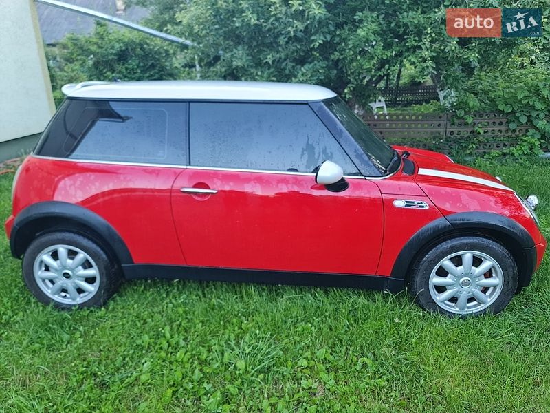 Хэтчбек MINI Cooper 2003 в Черновцах