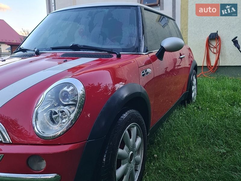 Хэтчбек MINI Cooper 2003 в Черновцах