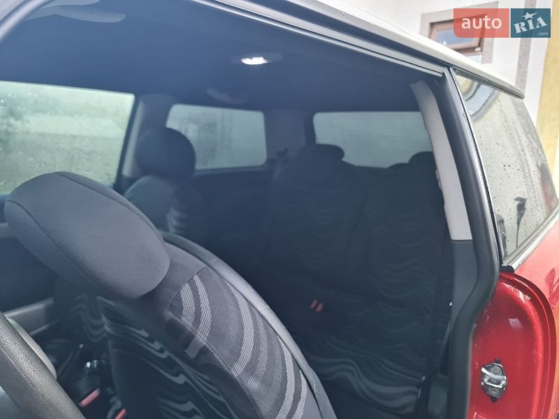Хэтчбек MINI Cooper 2003 в Черновцах
