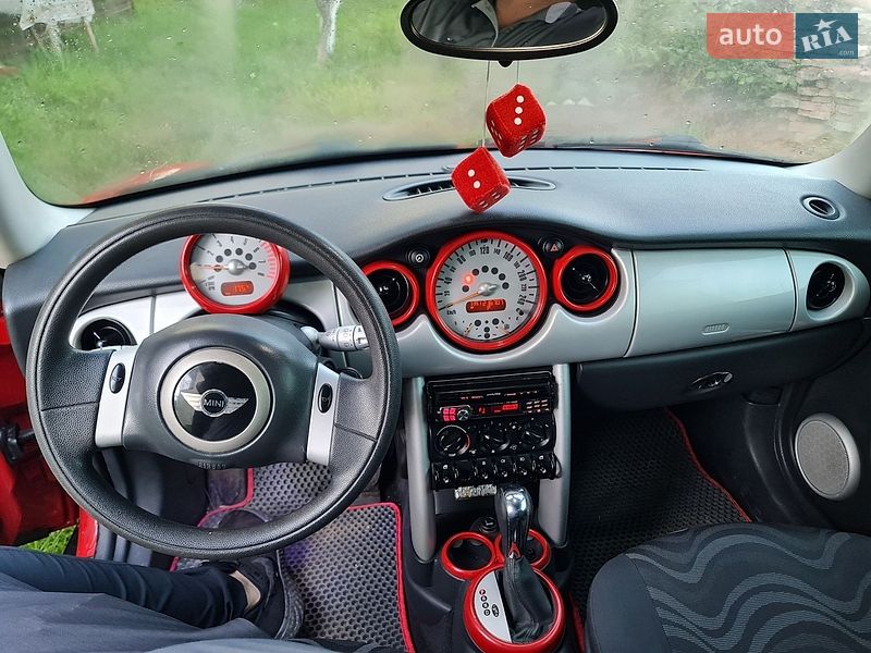 Хэтчбек MINI Cooper 2003 в Черновцах