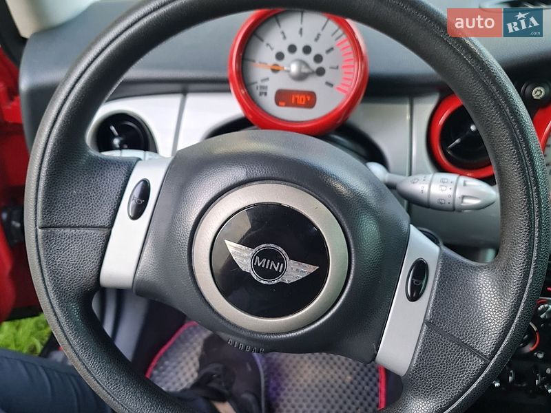 Хэтчбек MINI Cooper 2003 в Черновцах