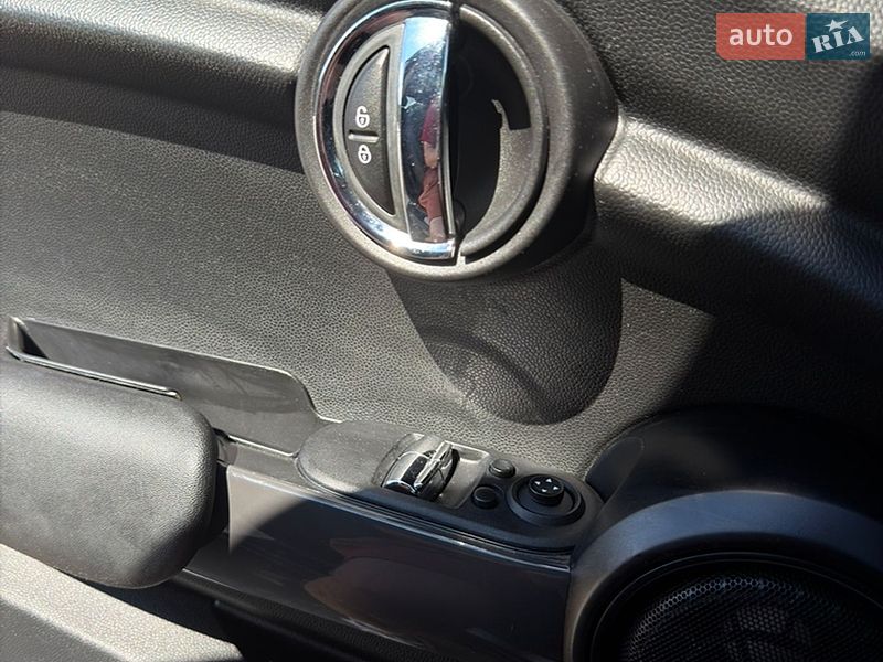 Хэтчбек MINI Cooper 2015 в Киеве