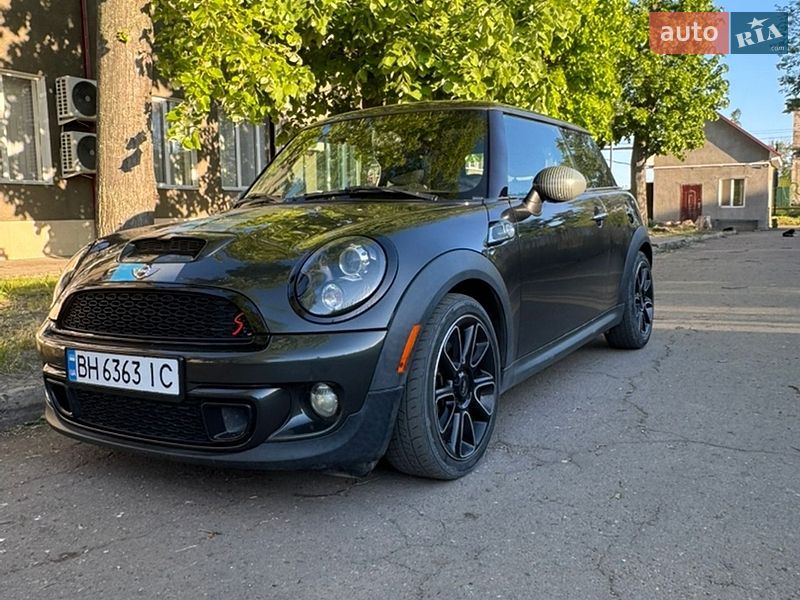 Хэтчбек MINI Cooper 2012 в Измаиле